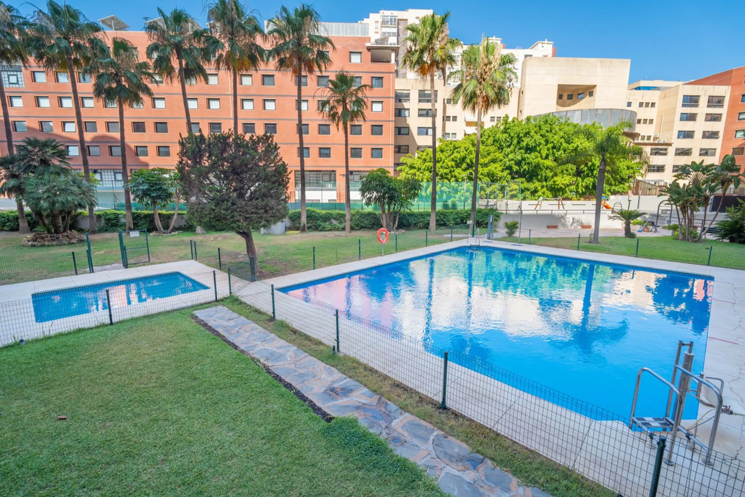 Apartment - Penthouse в продаже в Málaga, Málaga. В доме 4 спален и 3 ванных комнат. Площадь дома 275 м²