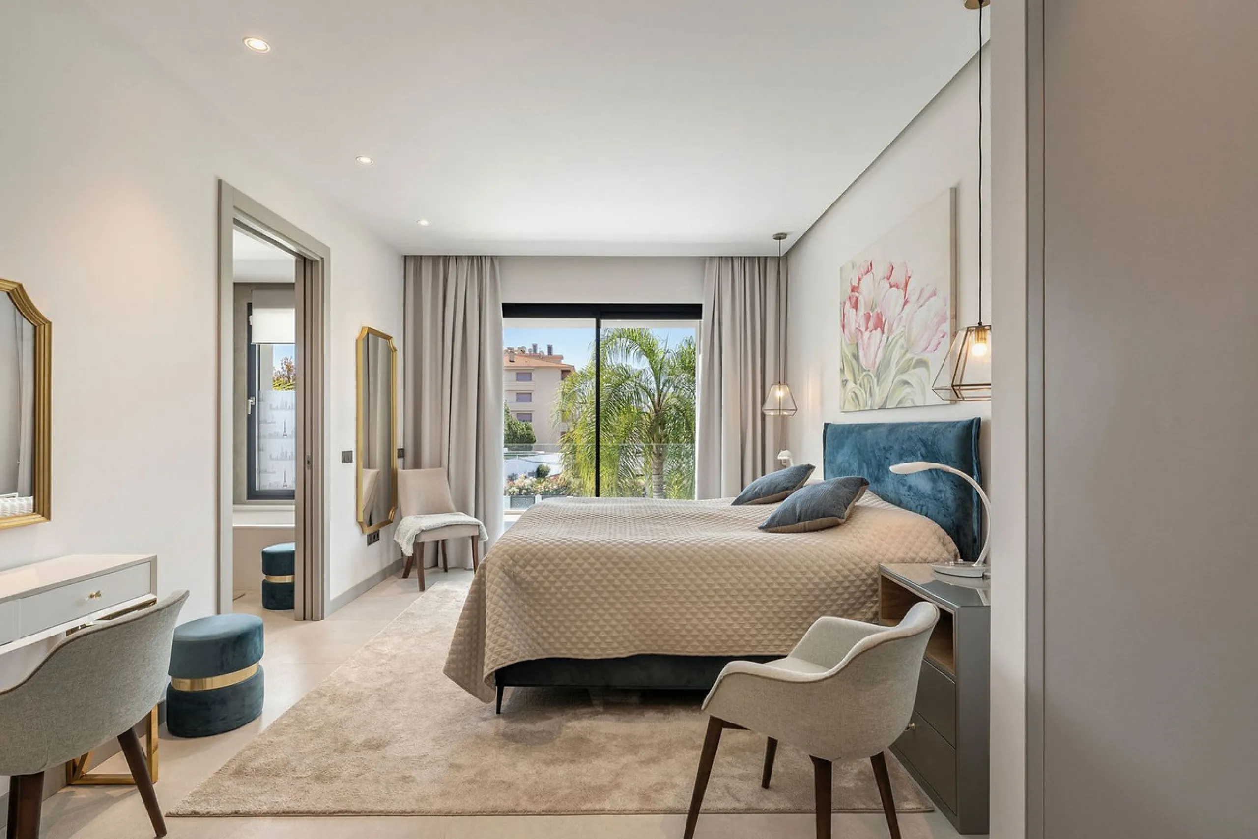 Welcome to this modern and very well built house in the lower Nueva Andalucia area. As you enter you are greeted with a large open kitchen that leads to the dining and living area, from here you can access the large covered terrace and onto the pool area 