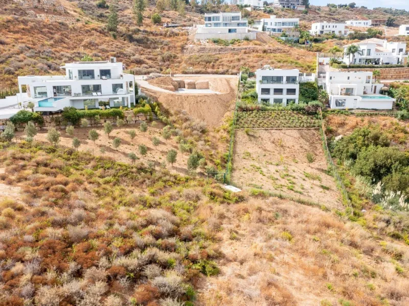 Plot - Commercial Plot в продаже в Mijas, Málaga. Площадь дома 3650 м². Площадь участка 3984 м²