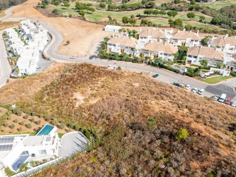 Plot - Commercial Plot в продаже в Mijas, Málaga. Площадь дома 3650 м². Площадь участка 3984 м²