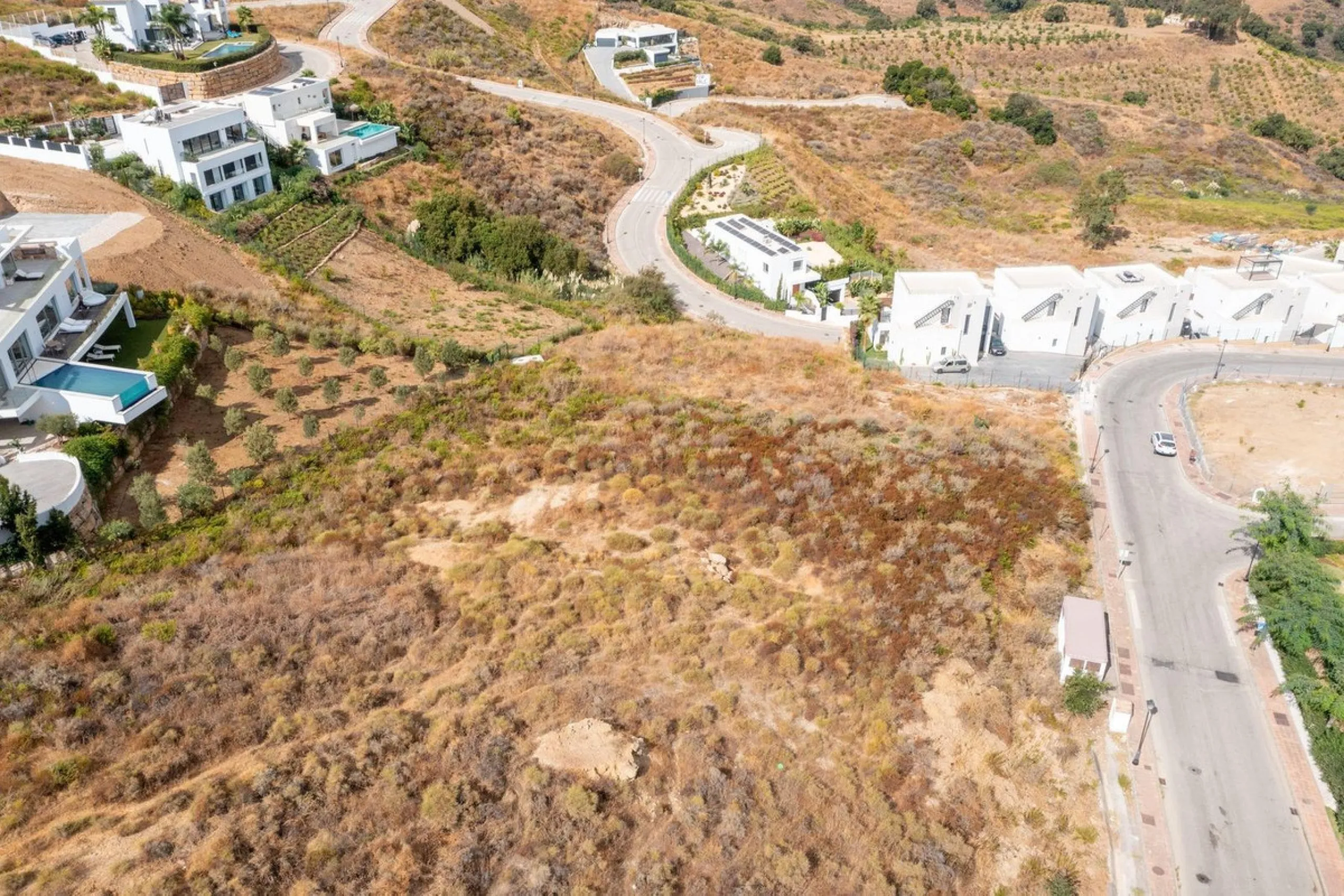 Plot - Commercial Plot в продаже в Mijas, Málaga. Площадь дома 3650 м². Площадь участка 3984 м²