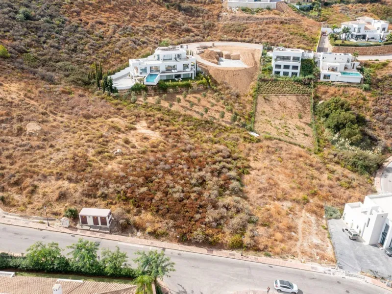 Plot - Commercial Plot в продаже в Mijas, Málaga. Площадь дома 3650 м². Площадь участка 3984 м²