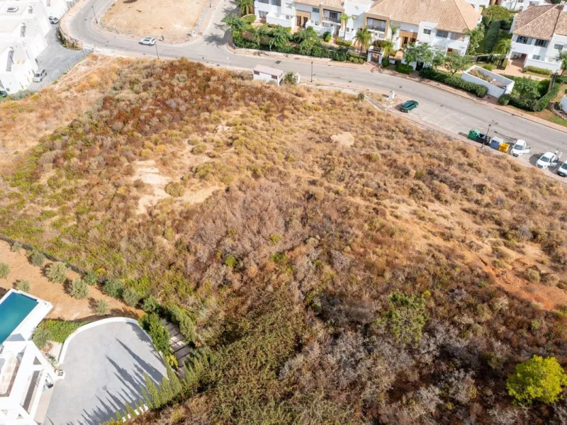 Plot - Commercial Plot в продаже в Mijas, Málaga. Площадь дома 3650 м². Площадь участка 3984 м²