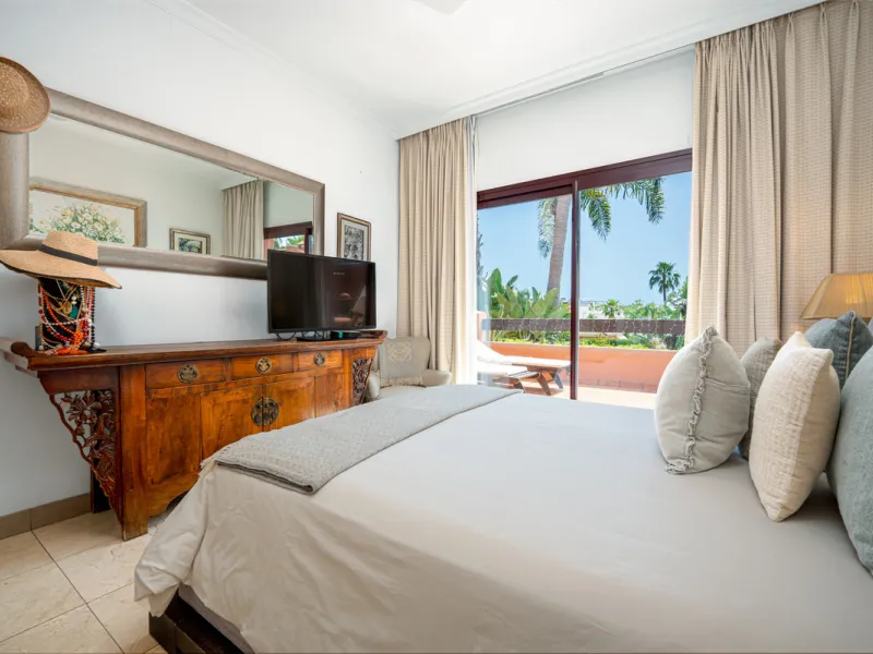 House - Townhouse в продаже в Marbella, Málaga. В доме 5 спален и 5 ванных комнат. Площадь дома 305 м²