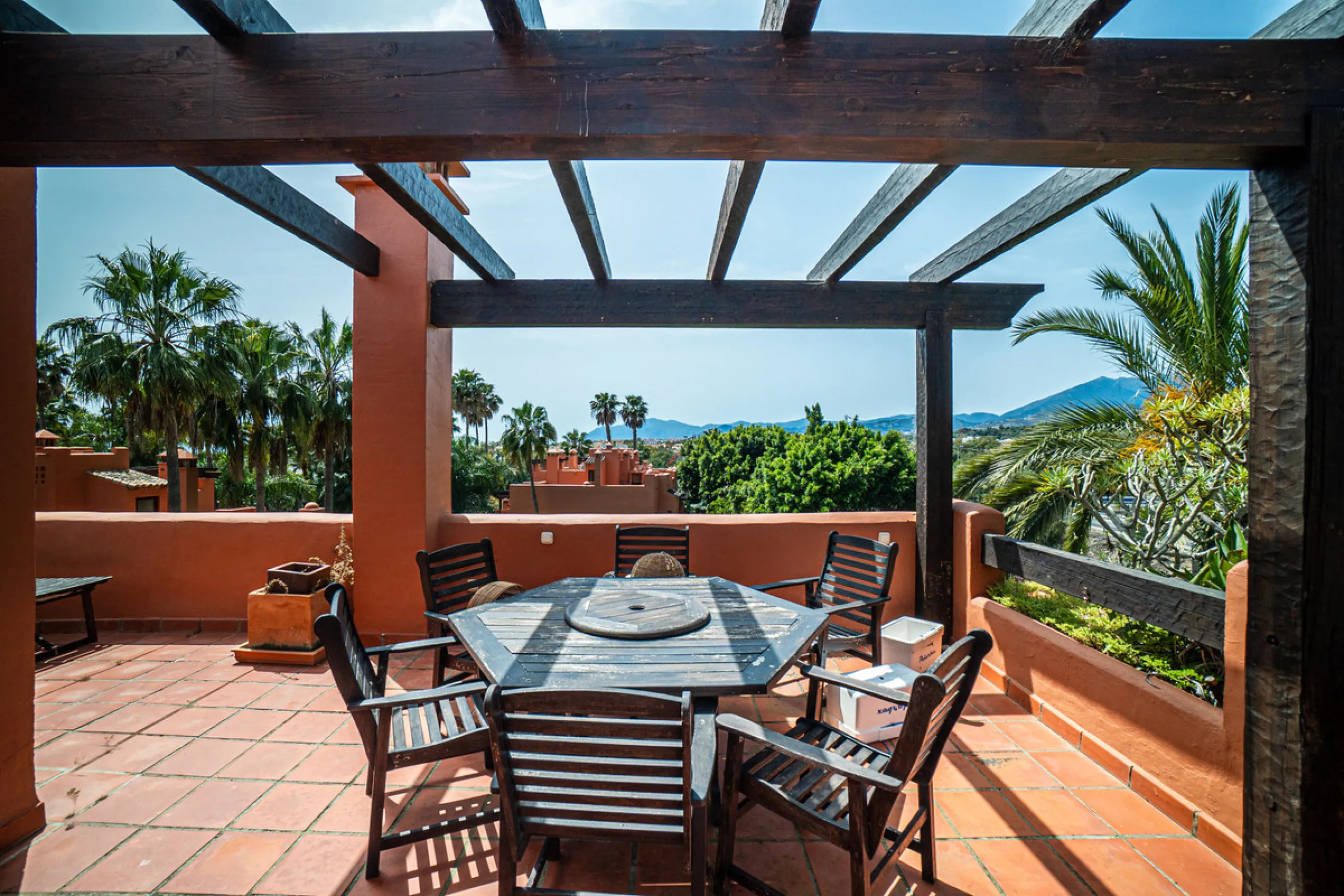 Townhouse Oasis is a five-bedroom luxury home in one of Marbella's most prestigious gated communities on the Golden Mile. Surrounded by tropical gardens, this townhouse offers privacy, comfort, and Mediterranean charm. With multiple terraces, a private ga