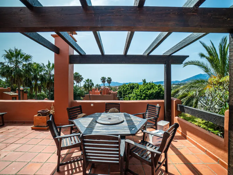 Townhouse Oasis is a five-bedroom luxury home in one of Marbella's most prestigious gated communities on the Golden Mile. Surrounded by tropical gardens, this townhouse offers privacy, comfort, and Mediterranean charm. With multiple terraces, a private ga