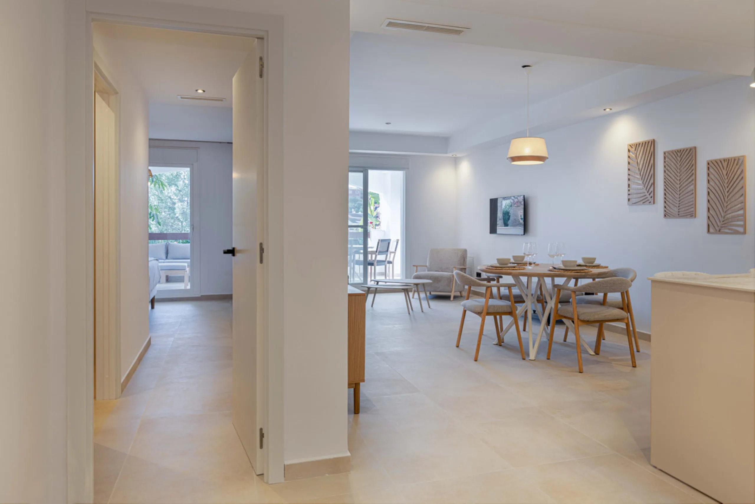Welcome to your newly renovated home in the prestigious Aloha Royal community, located in the heart of Marbella's Golf Valley. This stunning 2-bedroom apartment has been completely refurbished with a contemporary design and high-quality finishes, offering