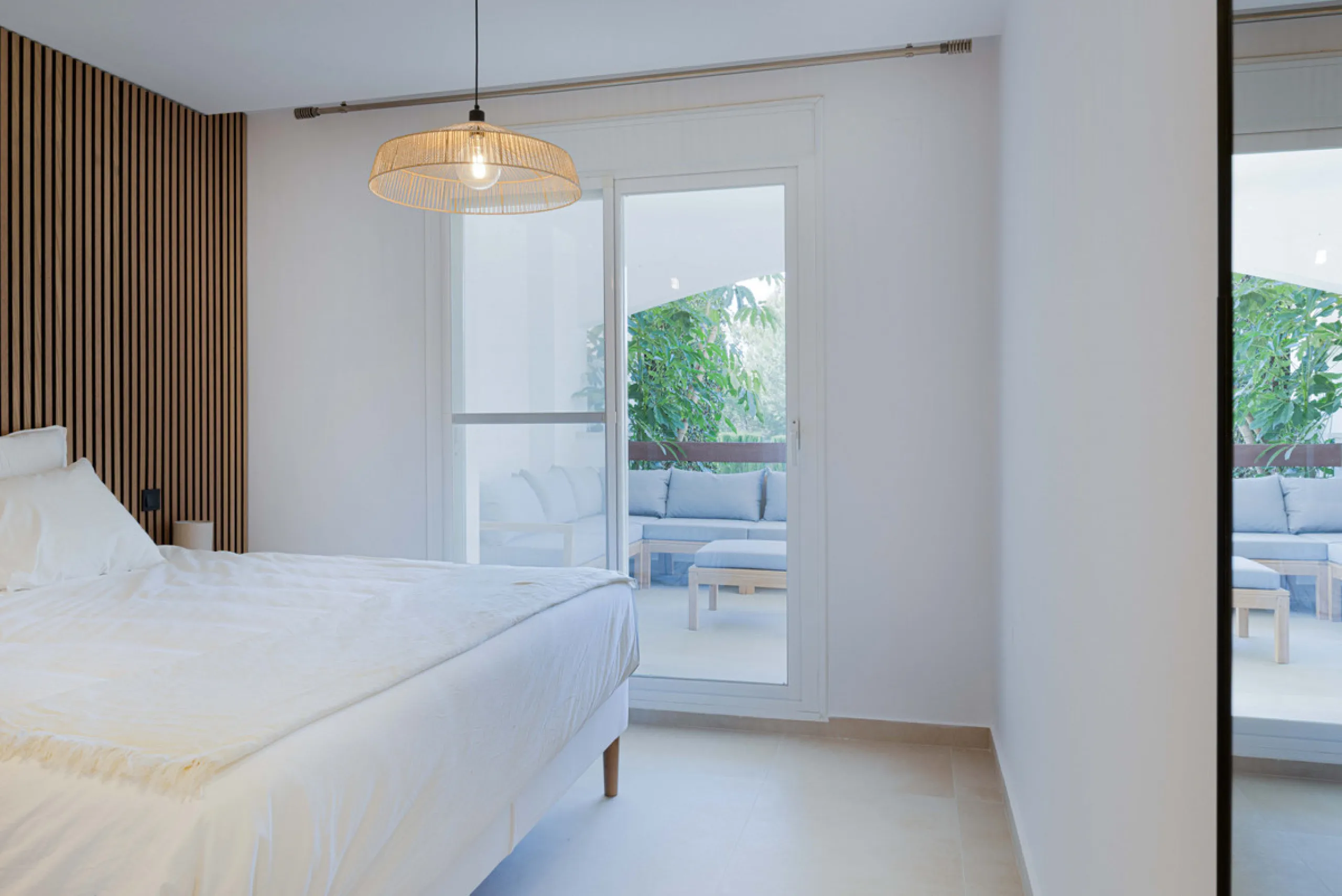 Welcome to your newly renovated home in the prestigious Aloha Royal community, located in the heart of Marbella's Golf Valley. This stunning 2-bedroom apartment has been completely refurbished with a contemporary design and high-quality finishes, offering