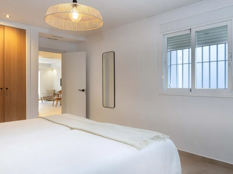 Welcome to your newly renovated home in the prestigious Aloha Royal community, located in the heart of Marbella's Golf Valley. This stunning 2-bedroom apartment has been completely refurbished with a contemporary design and high-quality finishes, offering