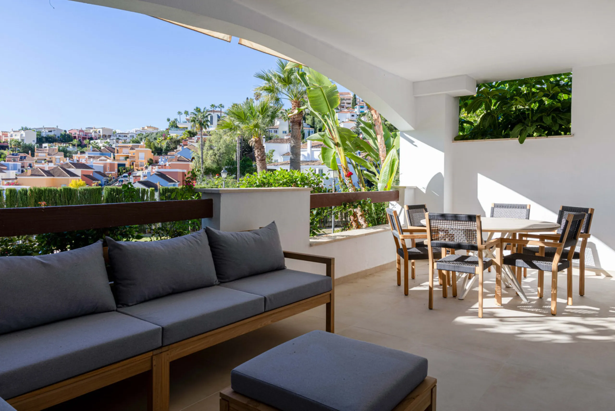 Welcome to your newly renovated home in the prestigious Aloha Royal community, located in the heart of Marbella's Golf Valley. This stunning 2-bedroom apartment has been completely refurbished with a contemporary design and high-quality finishes, offering