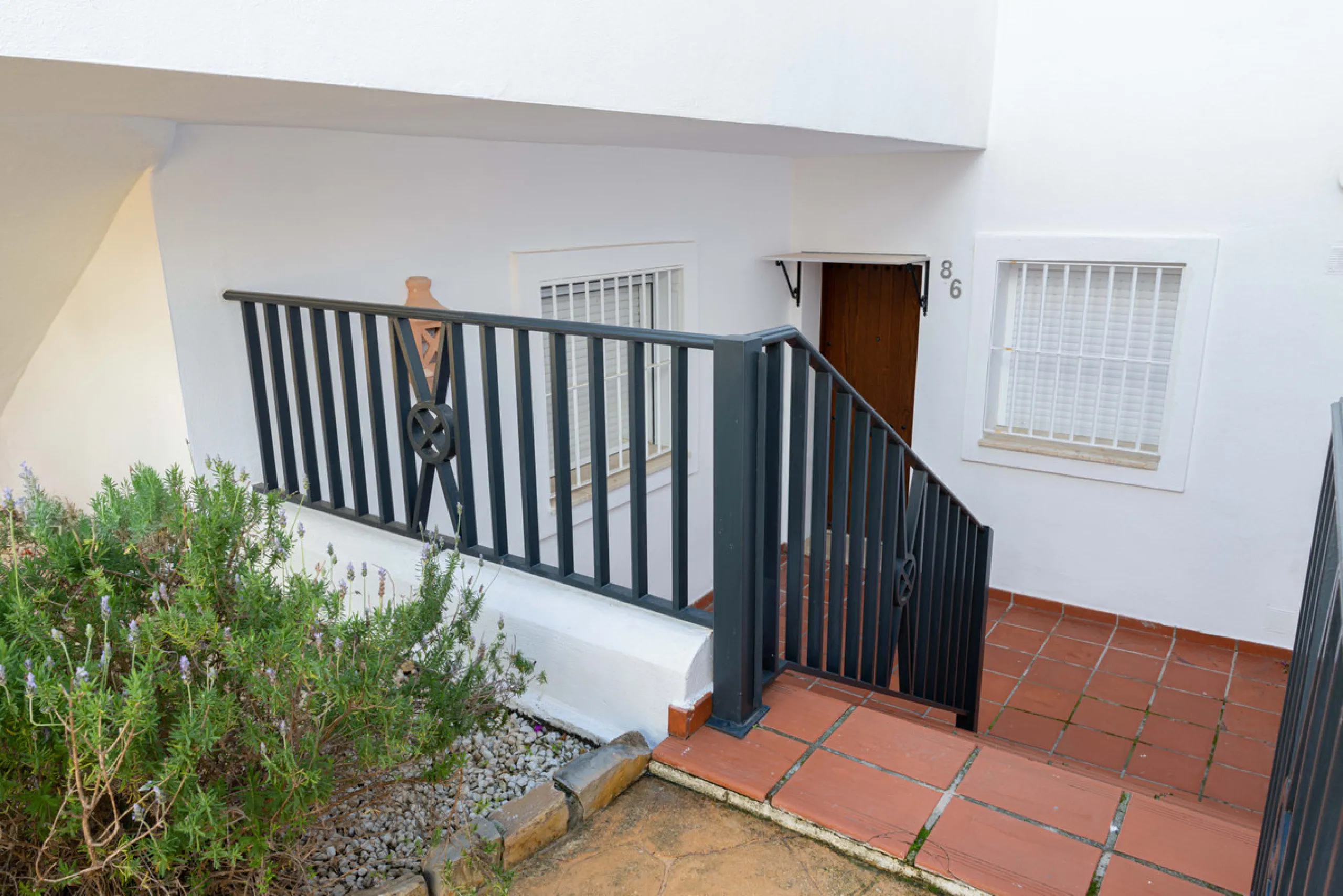 Welcome to your newly renovated home in the prestigious Aloha Royal community, located in the heart of Marbella's Golf Valley. This stunning 2-bedroom apartment has been completely refurbished with a contemporary design and high-quality finishes, offering