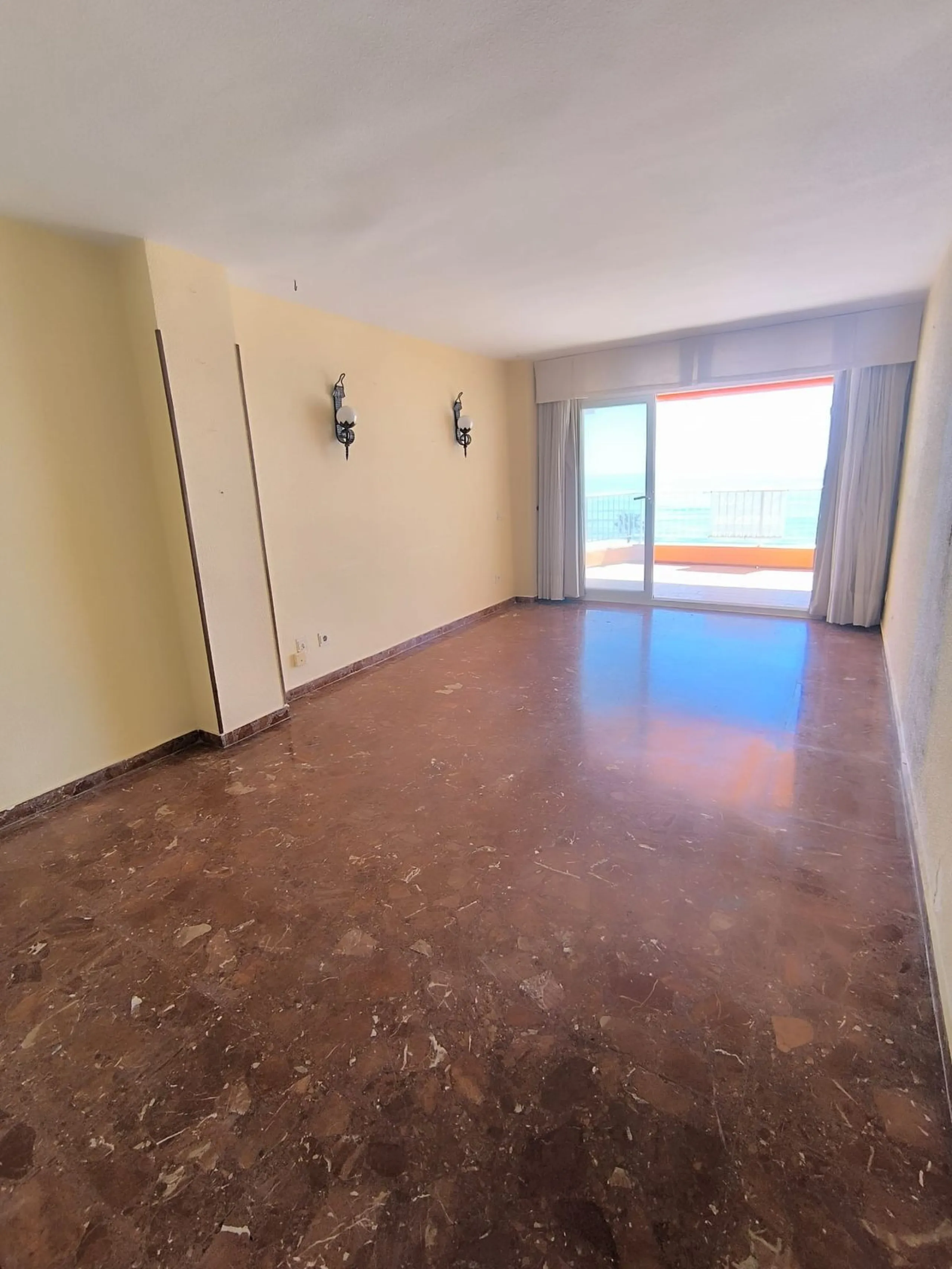 Exclusive Apartment with Full-Front Sea Views in Fuengirola!