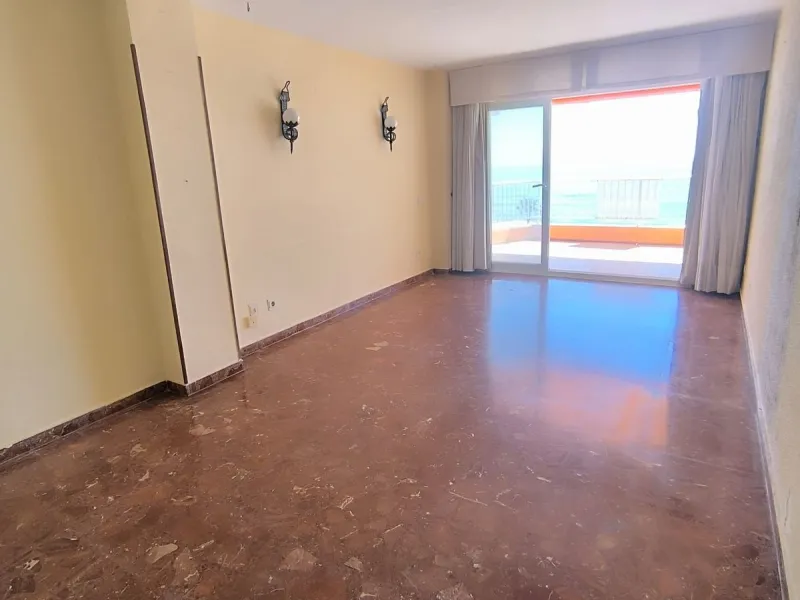 Exclusive Apartment with Full-Front Sea Views in Fuengirola!