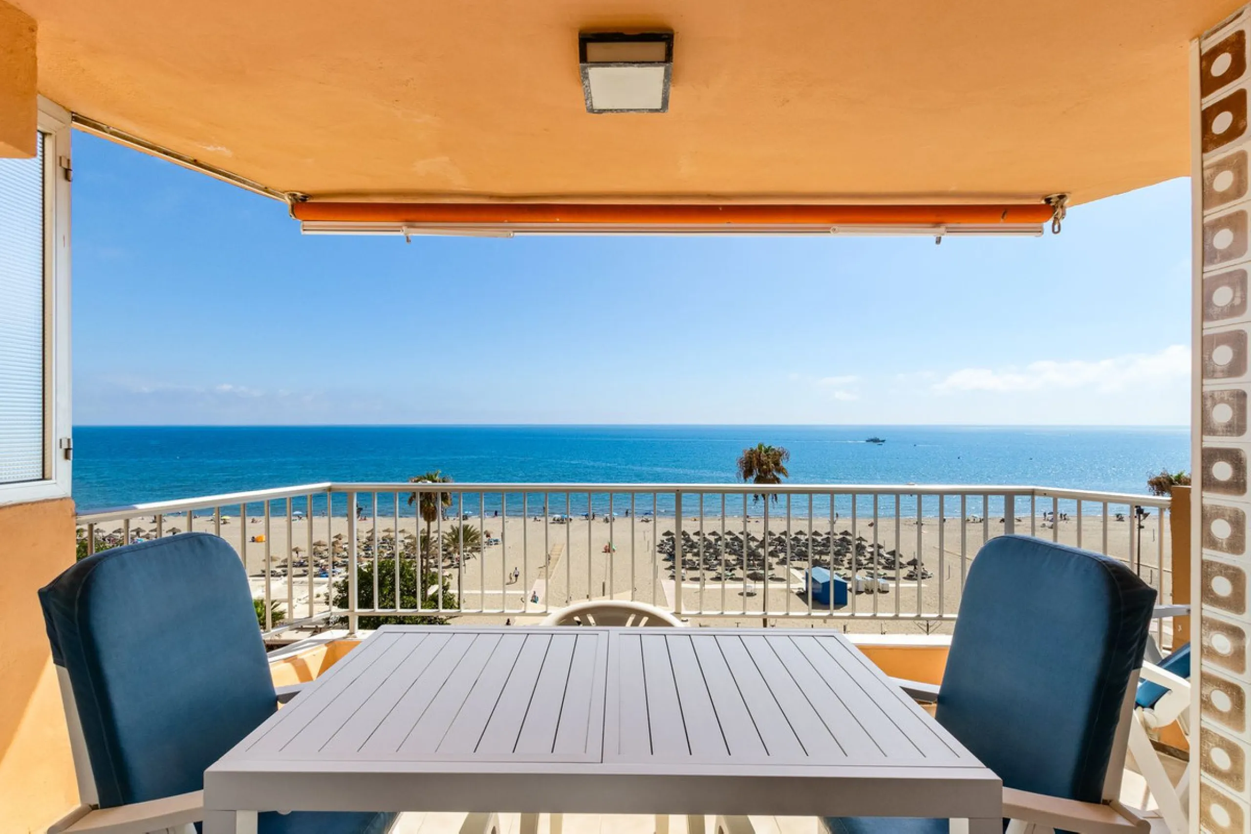Exclusive Apartment with Full-Front Sea Views in Fuengirola!
