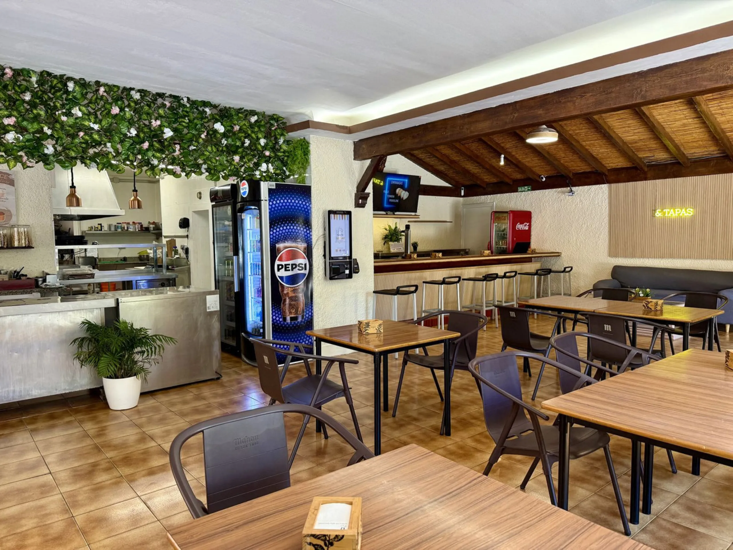 -UNIQUE OPPORTUNITY – RESTAURANT FOR SALE IN EL TRAPICHE (MARBELLA)