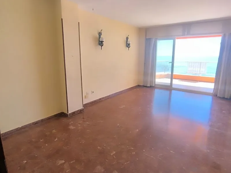 Exclusive Apartment with Full-Front Sea Views in Fuengirola!