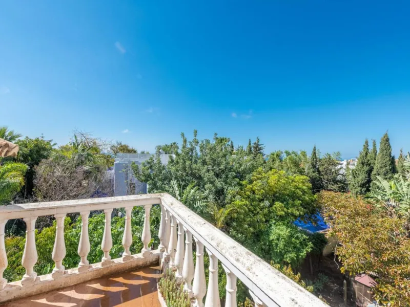 VILLA IN CENTRE OF MARBELLA - 8 BEDROOMS