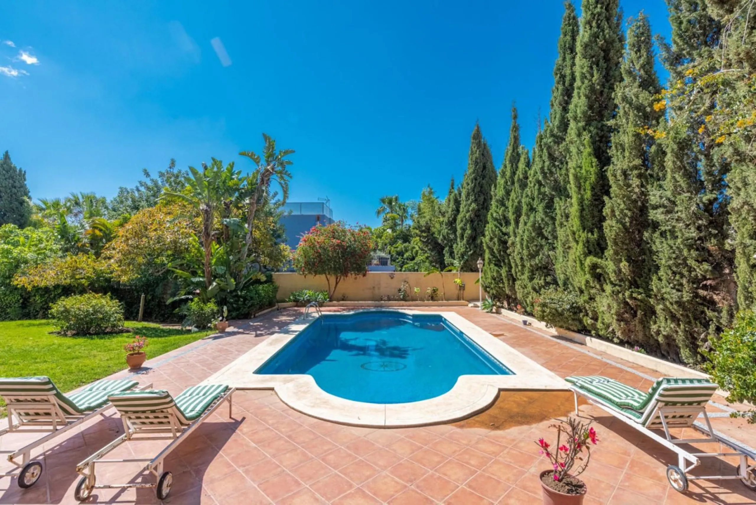 VILLA IN CENTRE OF MARBELLA - 8 BEDROOMS