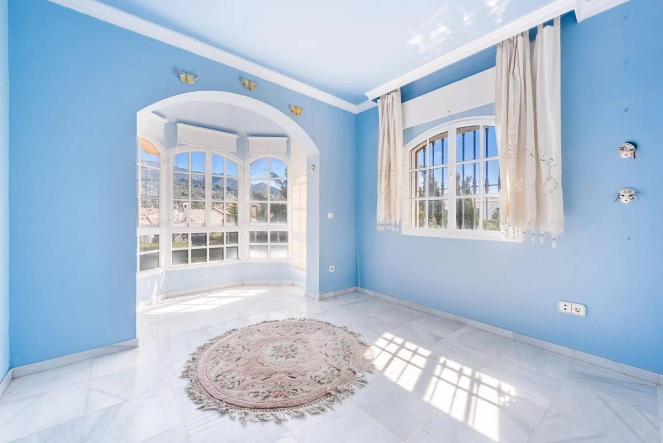 VILLA IN CENTRE OF MARBELLA - 8 BEDROOMS