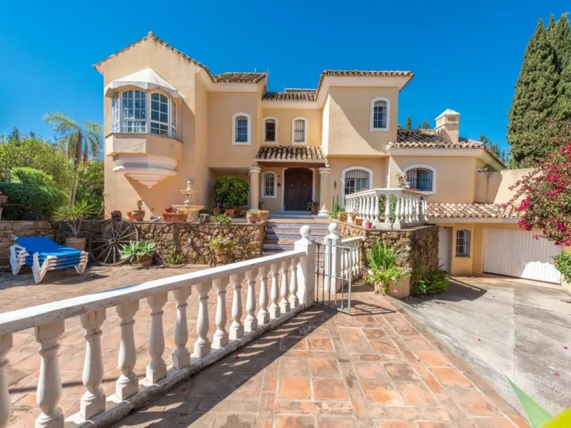 VILLA IN CENTRE OF MARBELLA - 8 BEDROOMS