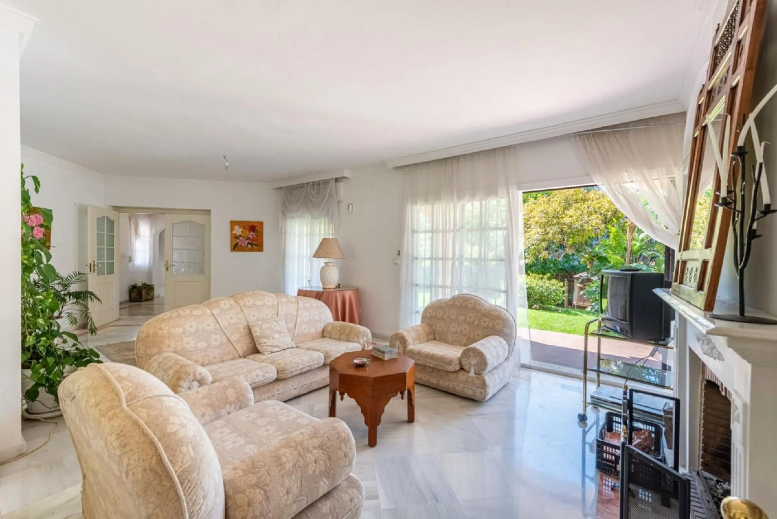 VILLA IN CENTRE OF MARBELLA - 8 BEDROOMS