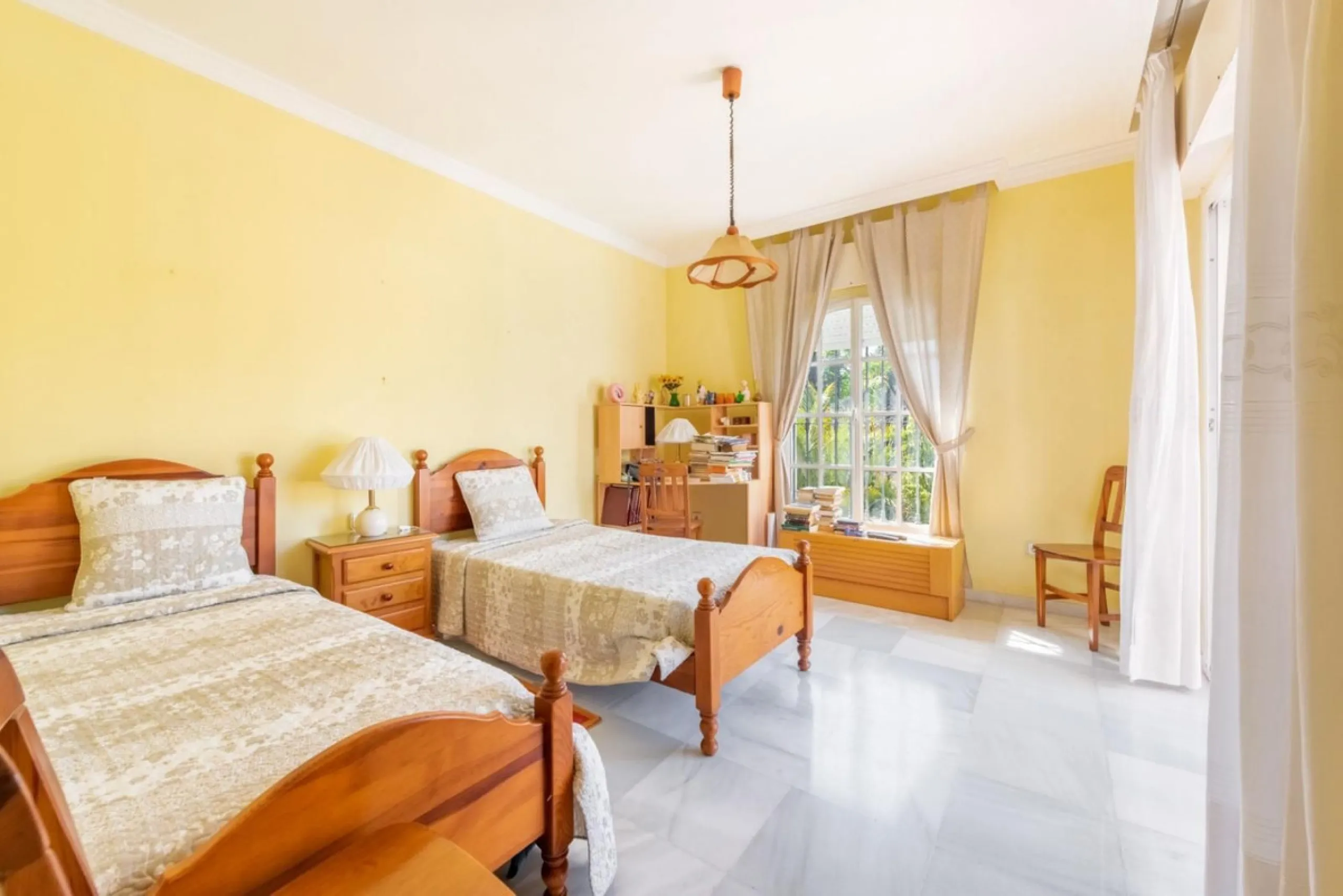 VILLA IN CENTRE OF MARBELLA - 8 BEDROOMS