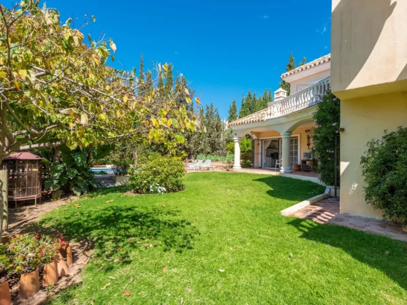 VILLA IN CENTRE OF MARBELLA - 8 BEDROOMS