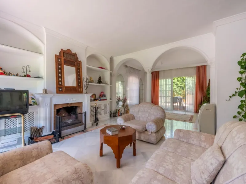 VILLA IN CENTRE OF MARBELLA - 8 BEDROOMS