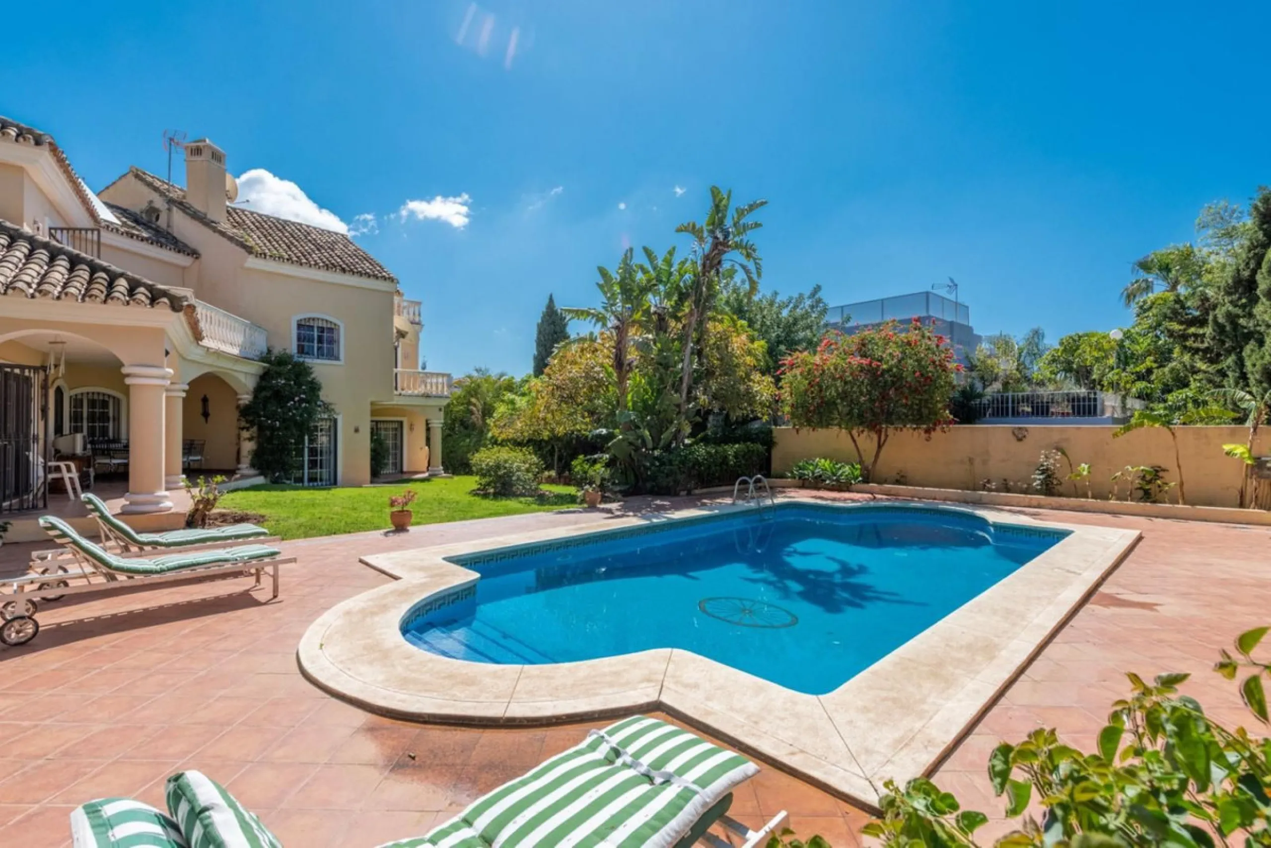 VILLA IN CENTRE OF MARBELLA - 8 BEDROOMS