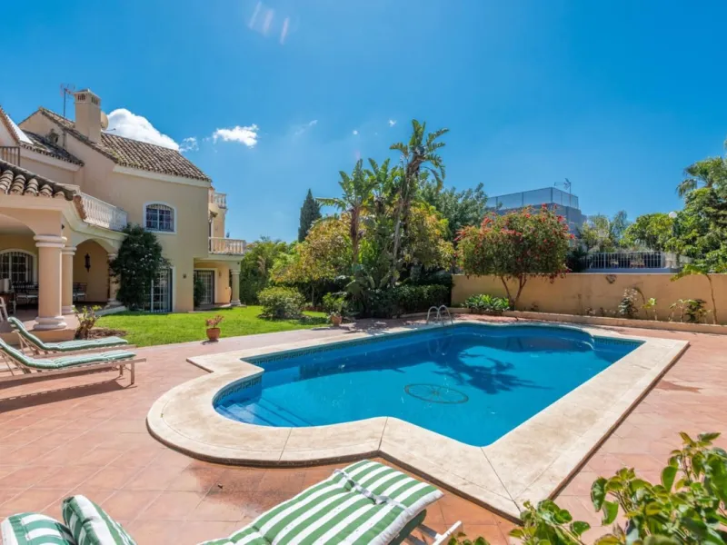 VILLA IN CENTRE OF MARBELLA - 8 BEDROOMS