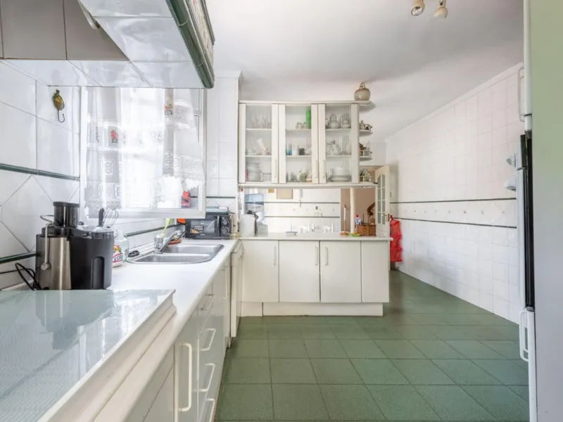 VILLA IN CENTRE OF MARBELLA - 8 BEDROOMS