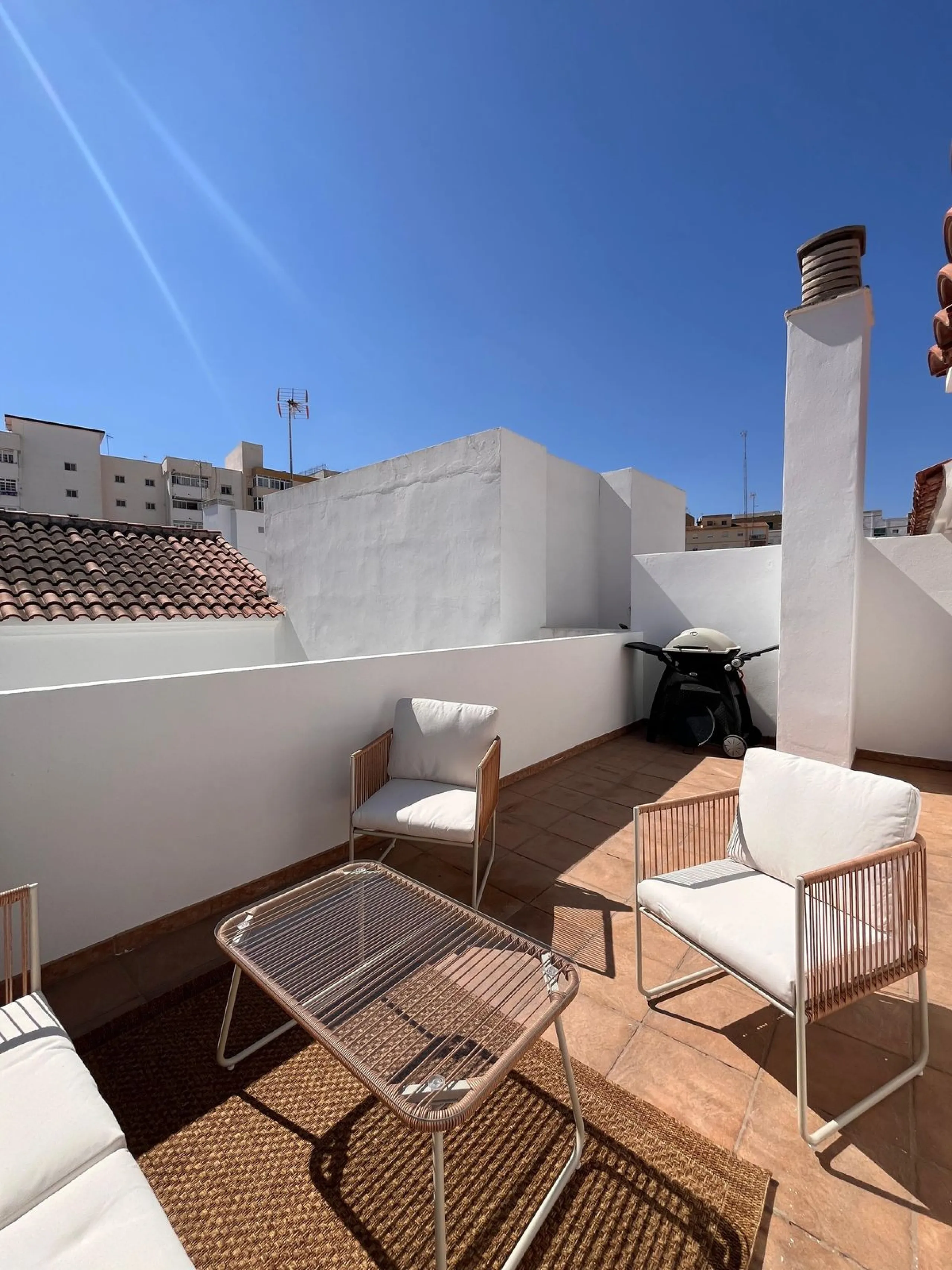 Duplex Penthouse with Terrace, 2 Parking Spaces, and Storage Room in the Suárez Area – Málaga