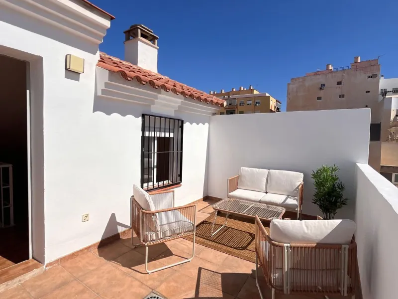 Duplex Penthouse with Terrace, 2 Parking Spaces, and Storage Room in the Suárez Area – Málaga