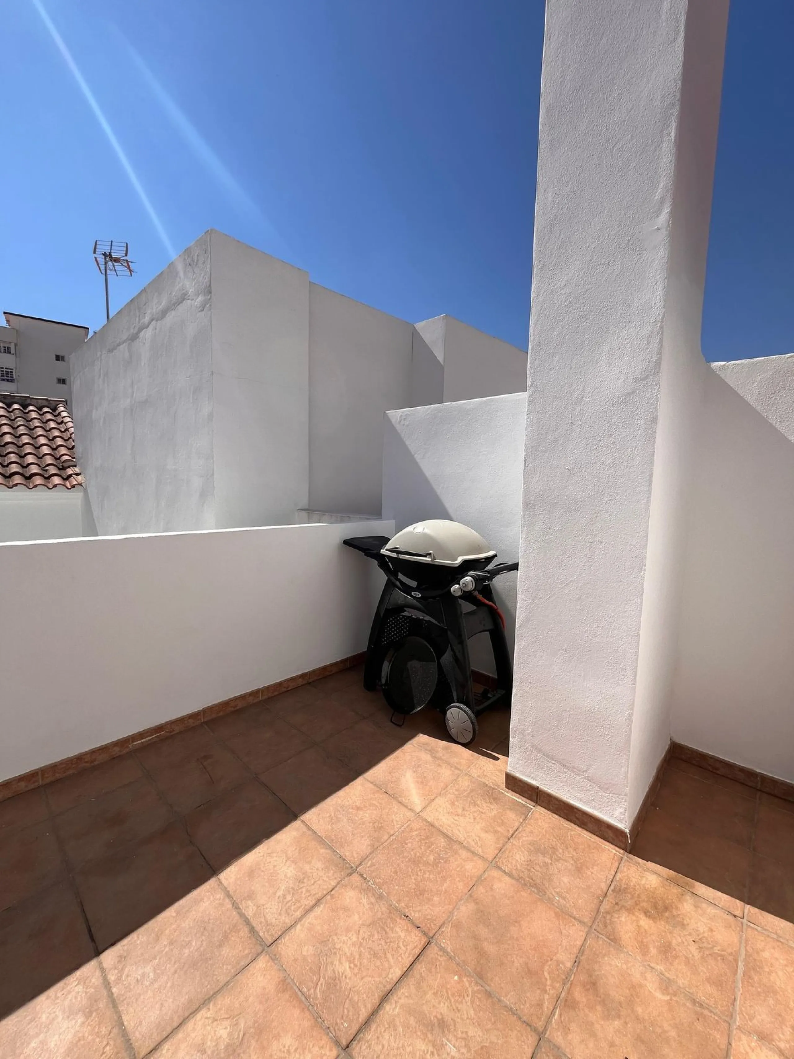 Duplex Penthouse with Terrace, 2 Parking Spaces, and Storage Room in the Suárez Area – Málaga