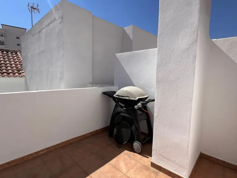 Duplex Penthouse with Terrace, 2 Parking Spaces, and Storage Room in the Suárez Area – Málaga
