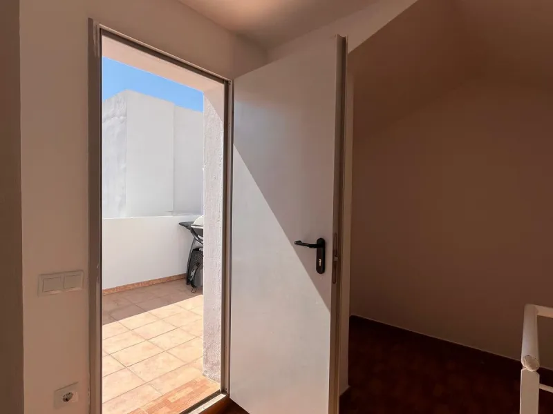 Duplex Penthouse with Terrace, 2 Parking Spaces, and Storage Room in the Suárez Area – Málaga