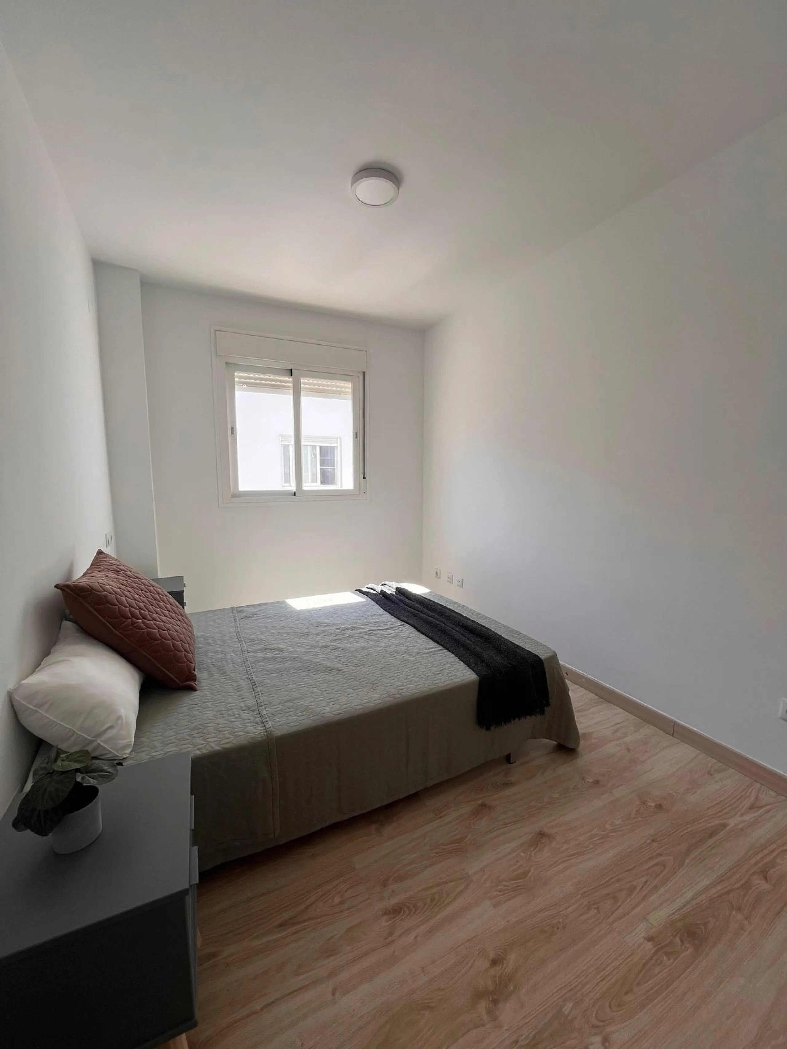 Duplex Penthouse with Terrace, 2 Parking Spaces, and Storage Room in the Suárez Area – Málaga