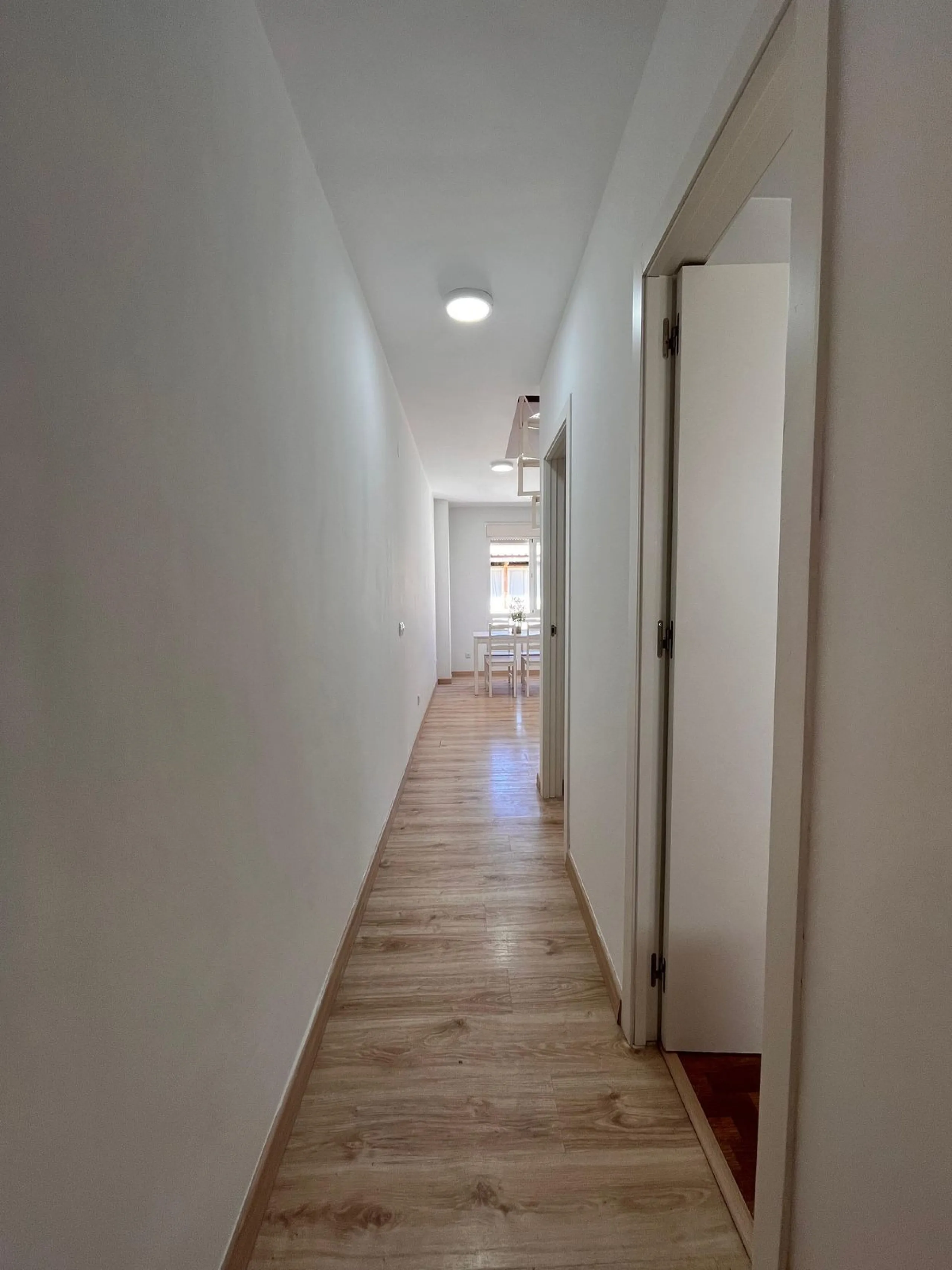 Duplex Penthouse with Terrace, 2 Parking Spaces, and Storage Room in the Suárez Area – Málaga