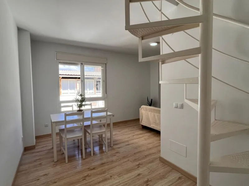 Duplex Penthouse with Terrace, 2 Parking Spaces, and Storage Room in the Suárez Area – Málaga