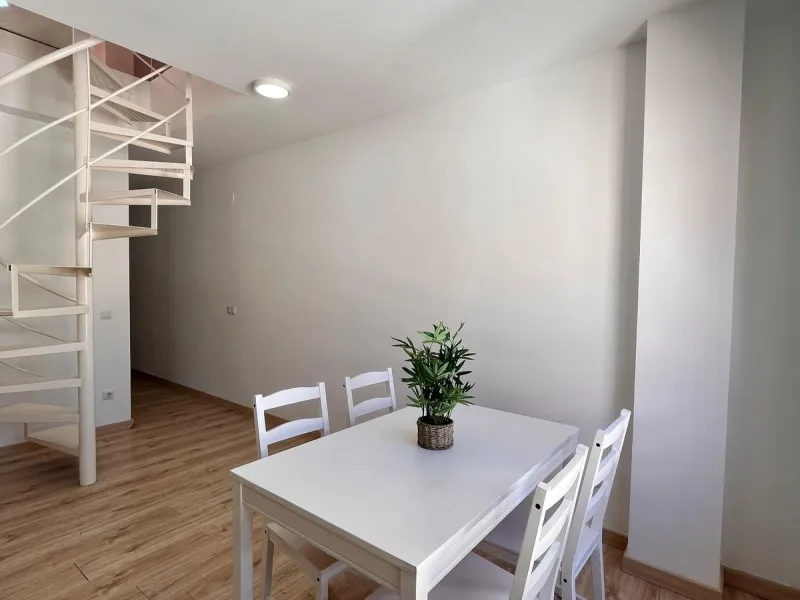 Duplex Penthouse with Terrace, 2 Parking Spaces, and Storage Room in the Suárez Area – Málaga