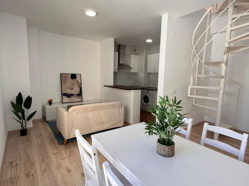 Duplex Penthouse with Terrace, 2 Parking Spaces, and Storage Room in the Suárez Area – Málaga
