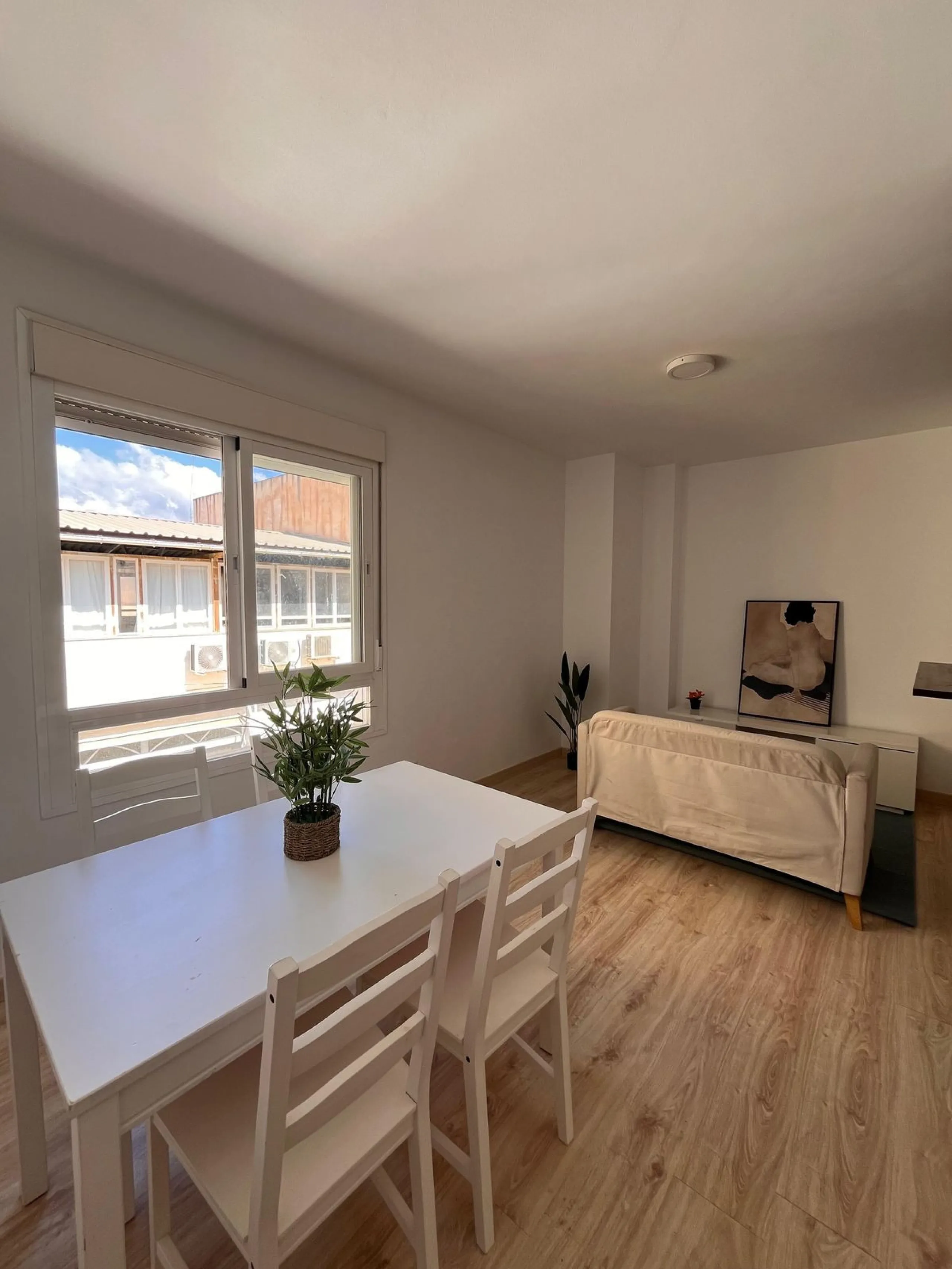 Duplex Penthouse with Terrace, 2 Parking Spaces, and Storage Room in the Suárez Area – Málaga
