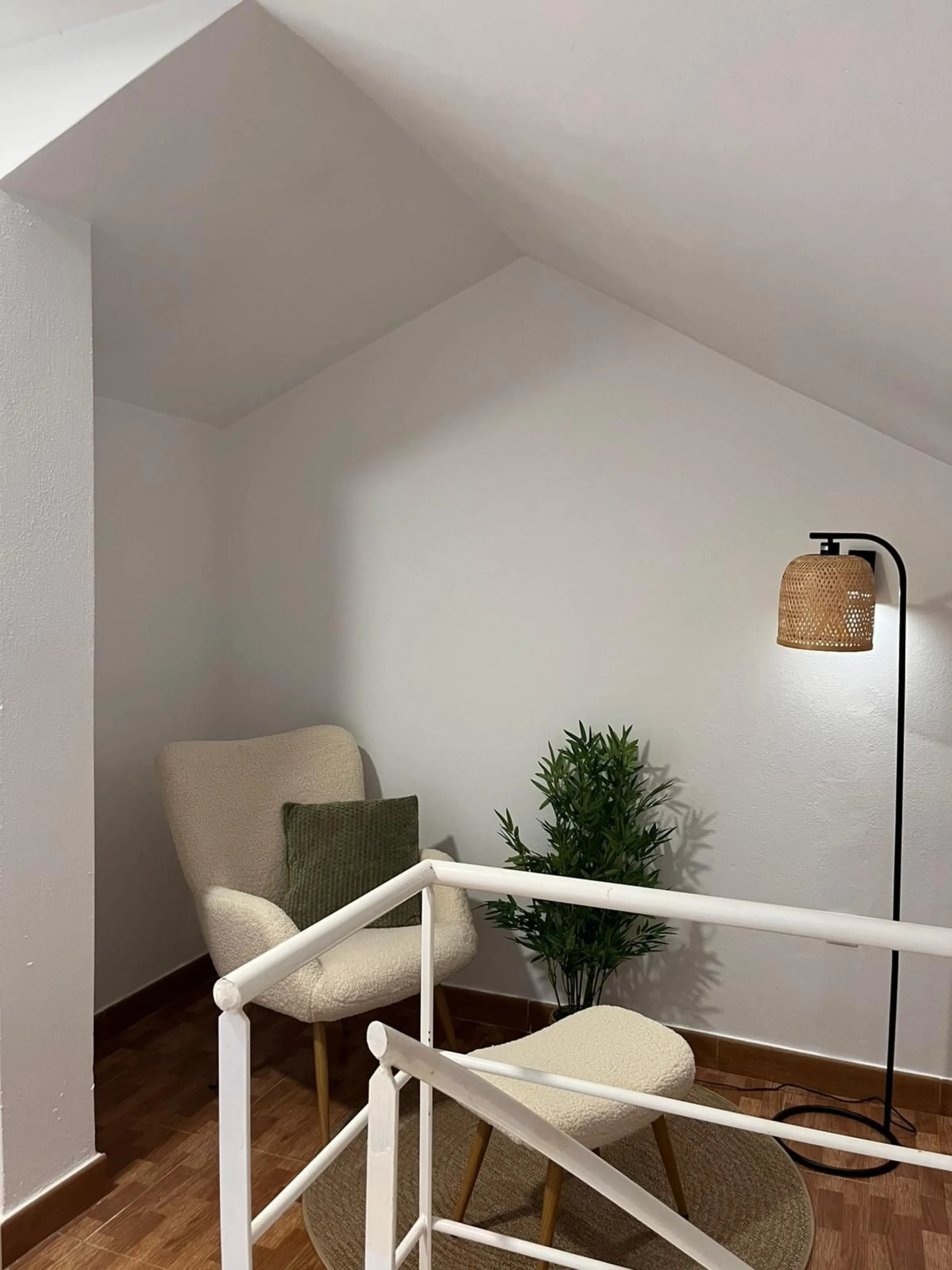 Duplex Penthouse with Terrace, 2 Parking Spaces, and Storage Room in the Suárez Area – Málaga