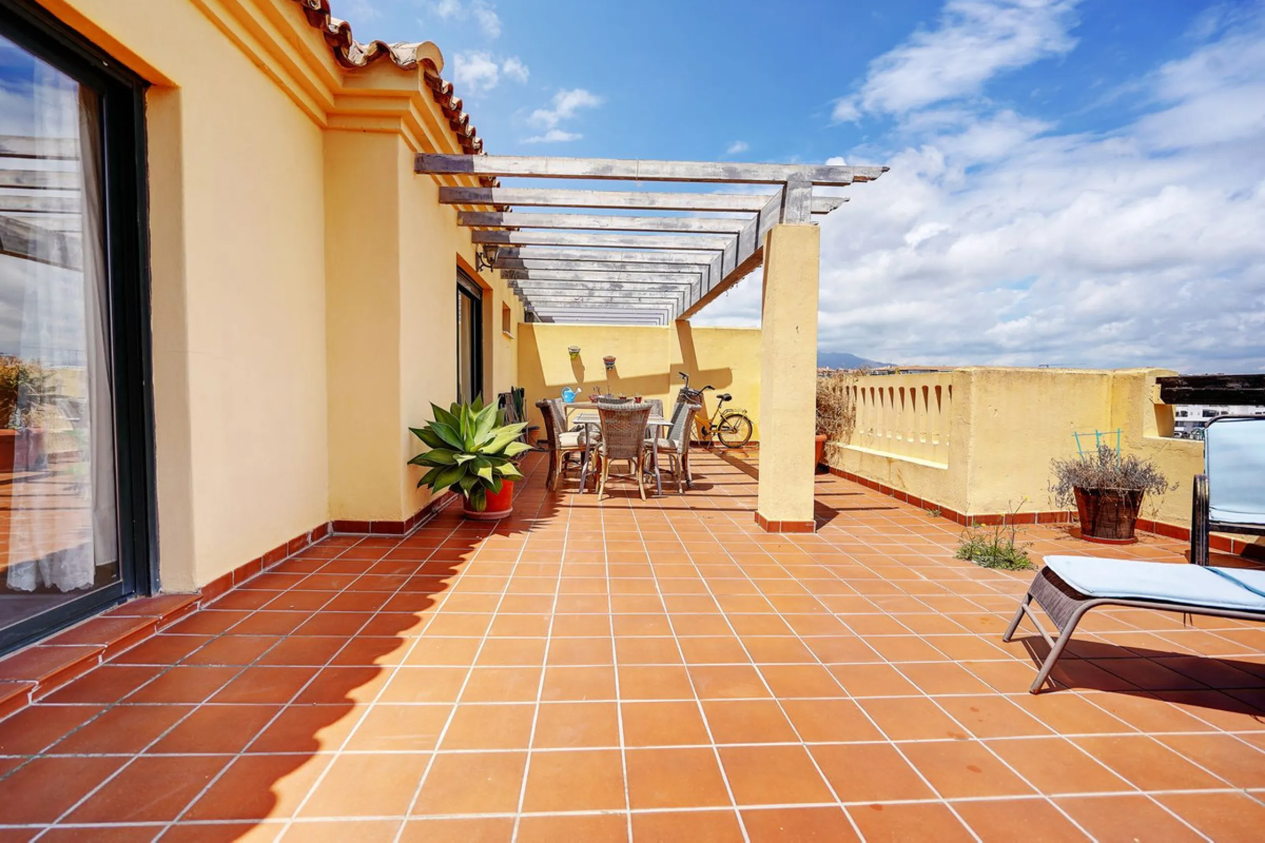 Penthouse with Huge Wraparound Terrace in Miraflores