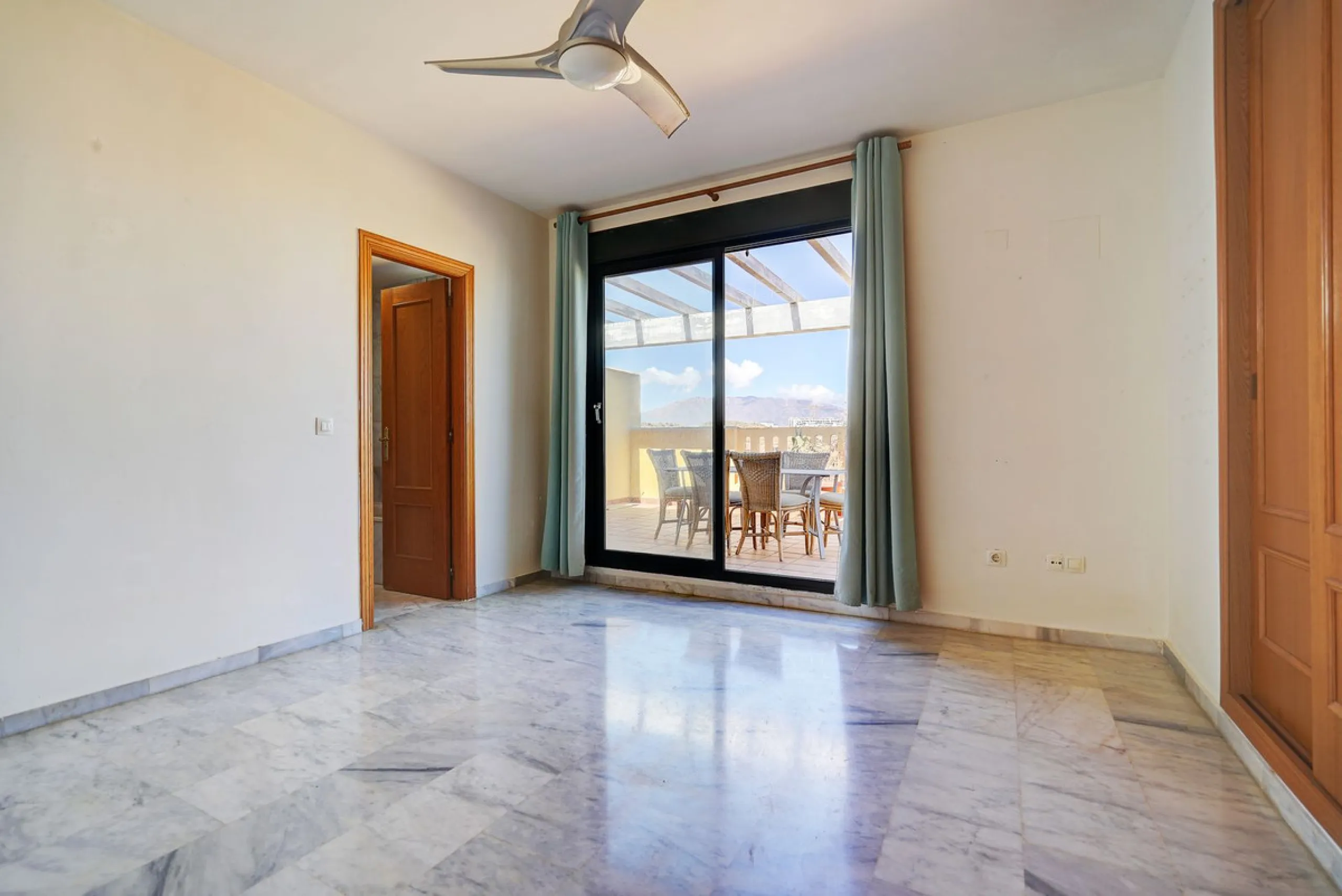 Penthouse with Huge Wraparound Terrace in Miraflores