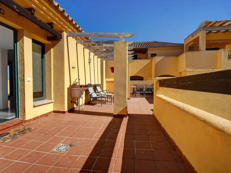 Penthouse with Huge Wraparound Terrace in Miraflores