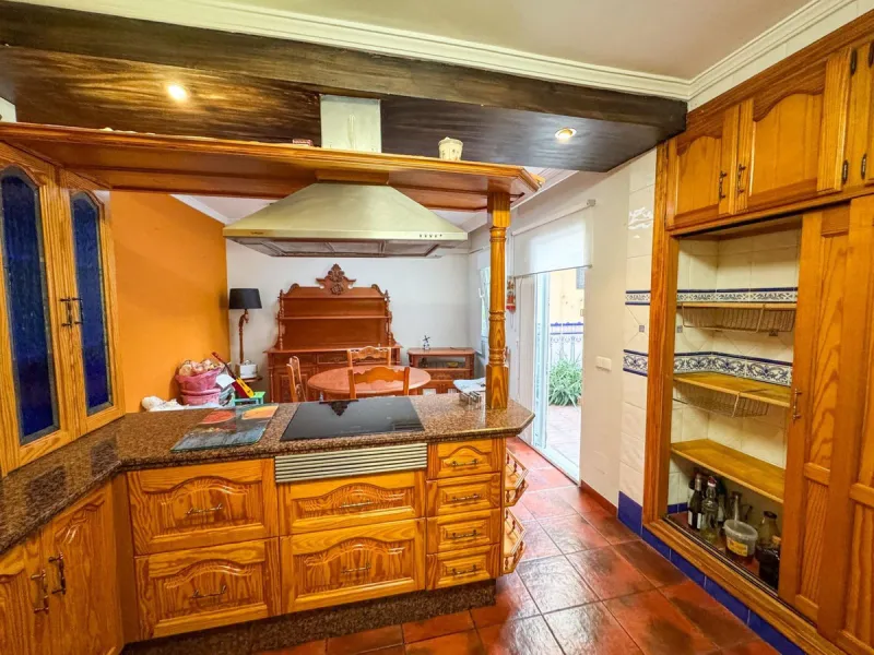 House - Semi-Detached House в продаже в Málaga, Málaga. В доме 4 спален и 3 ванных комнат. Площадь дома 109 м². Площадь участка 170 м²