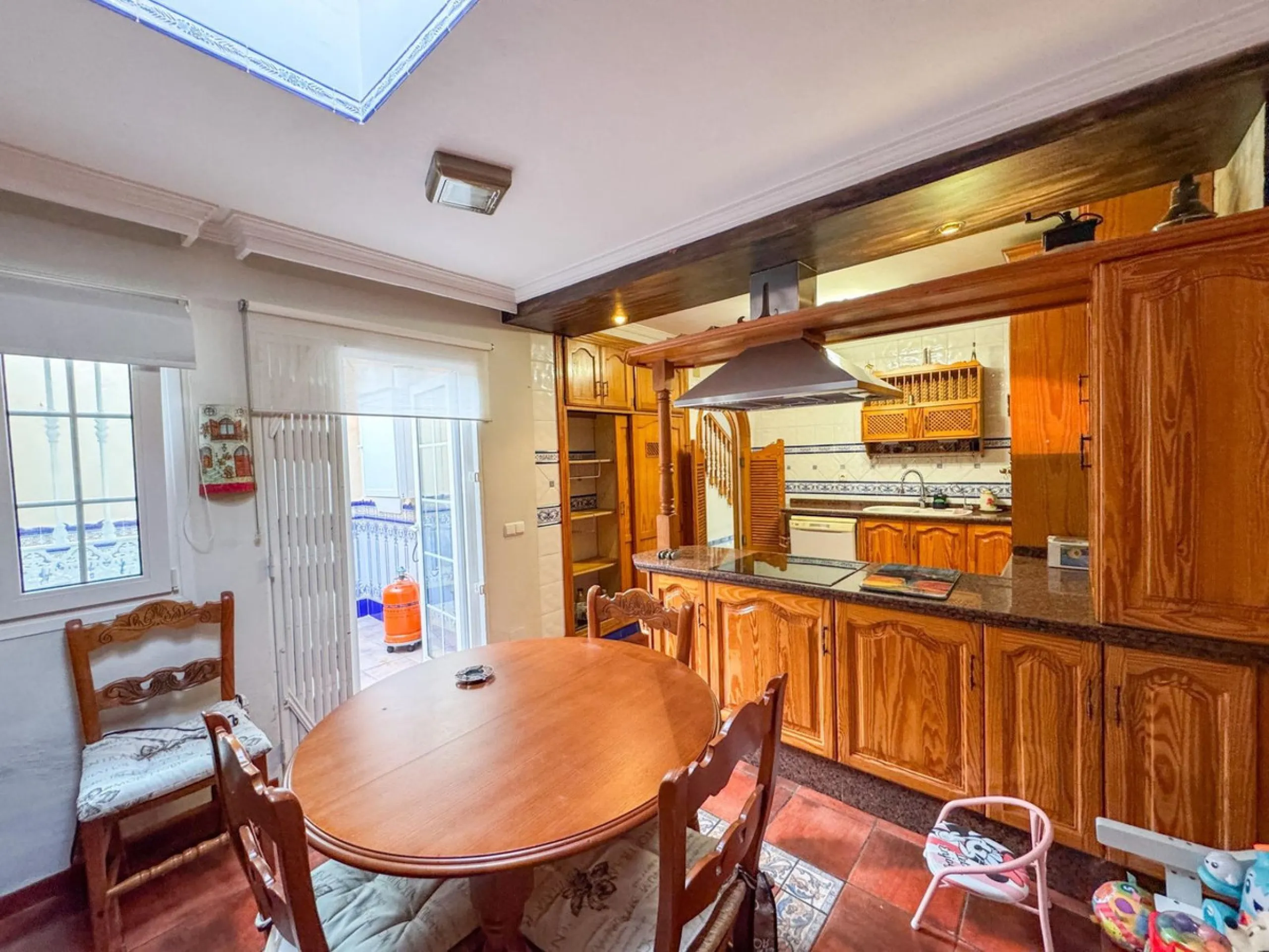 House - Semi-Detached House в продаже в Málaga, Málaga. В доме 4 спален и 3 ванных комнат. Площадь дома 109 м². Площадь участка 170 м²