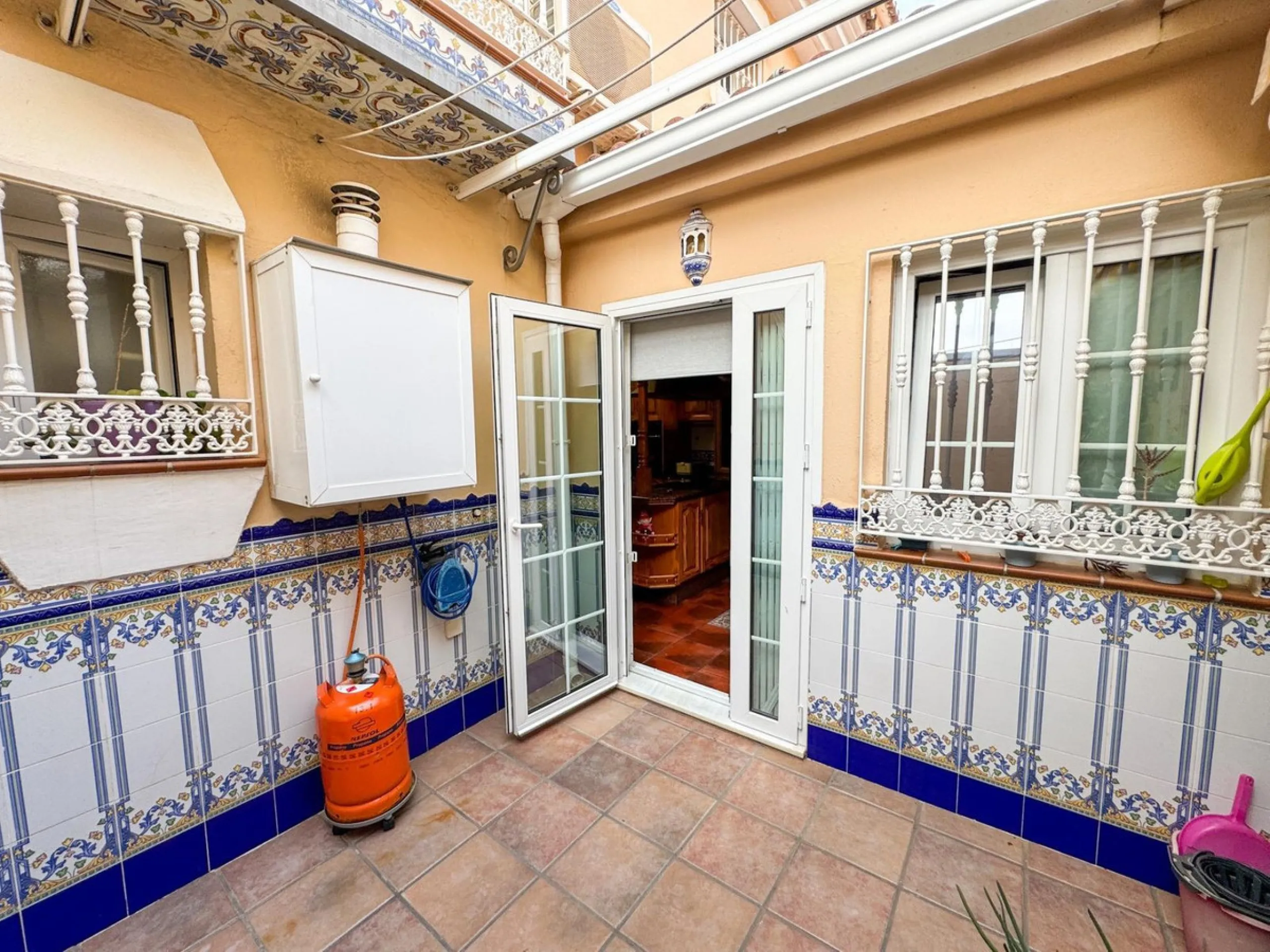 House - Semi-Detached House в продаже в Málaga, Málaga. В доме 4 спален и 3 ванных комнат. Площадь дома 109 м². Площадь участка 170 м²