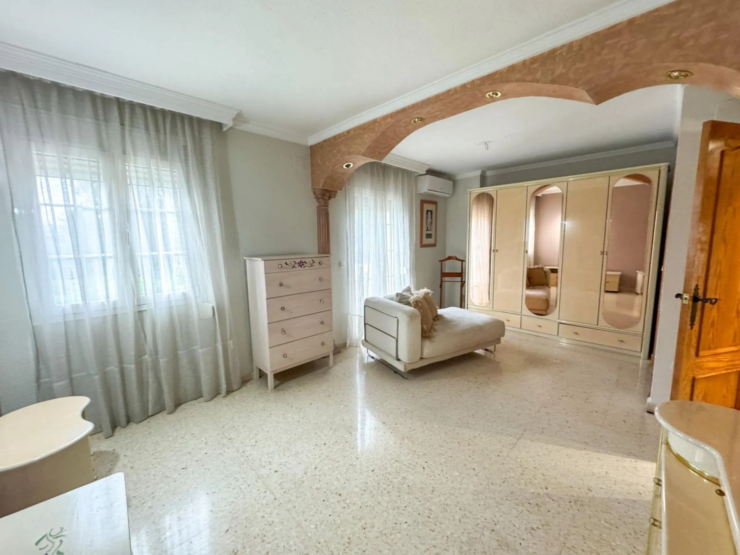House - Semi-Detached House в продаже в Málaga, Málaga. В доме 4 спален и 3 ванных комнат. Площадь дома 109 м². Площадь участка 170 м²